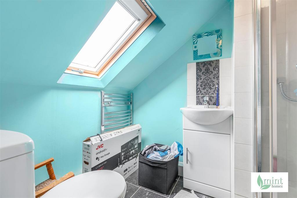 15 Engliff Lane Pyrford Woking Surrey GU22 8 S