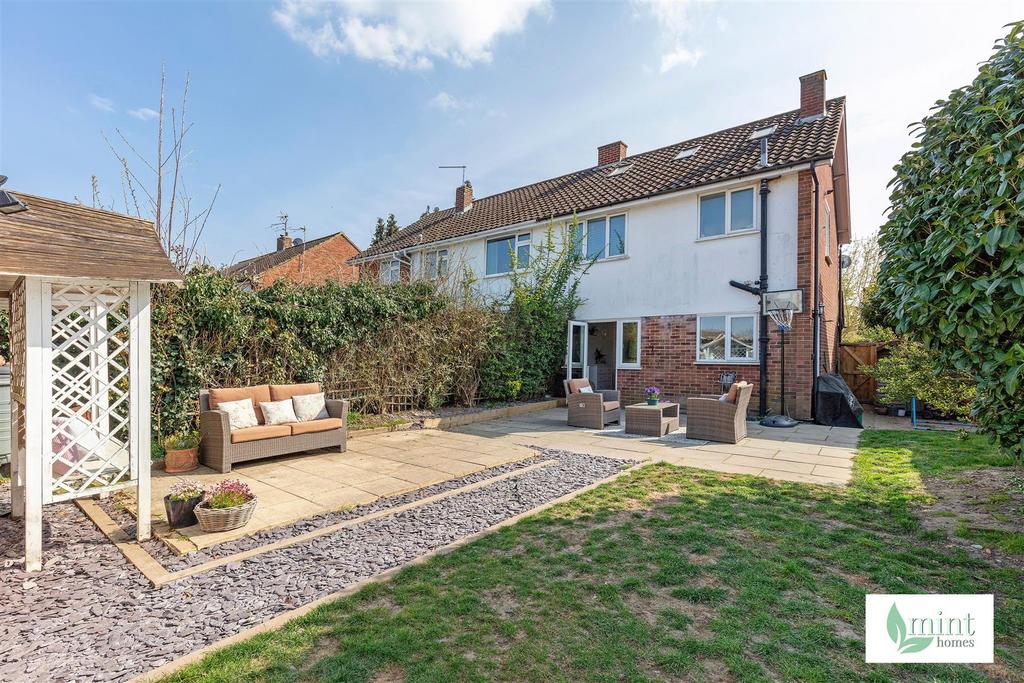 15 Engliff Lane Pyrford Woking Surrey GU22 8 S