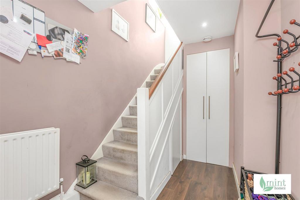 15 Engliff Lane Pyrford Woking Surrey GU22 8 S