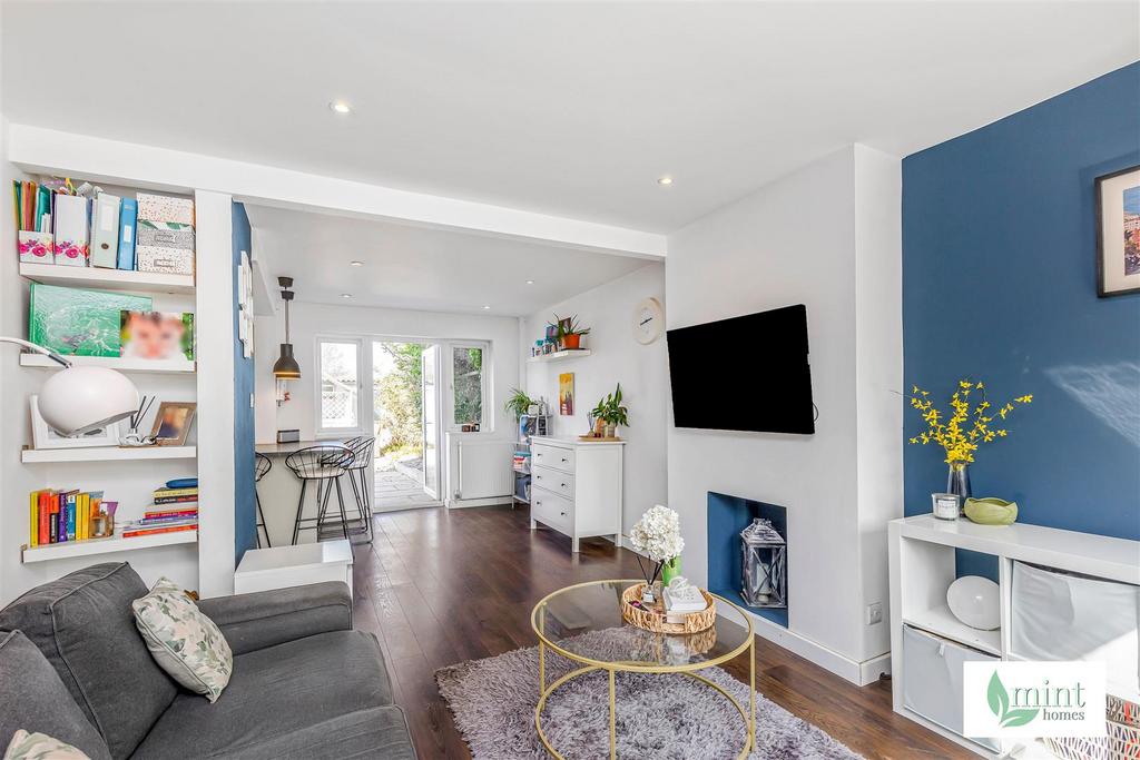 15 Engliff Lane Pyrford Woking Surrey GU22 8 S