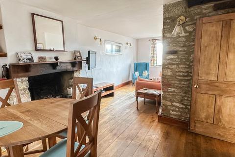 74 Abbey Row, Malmesbury, SN16 0AQ
