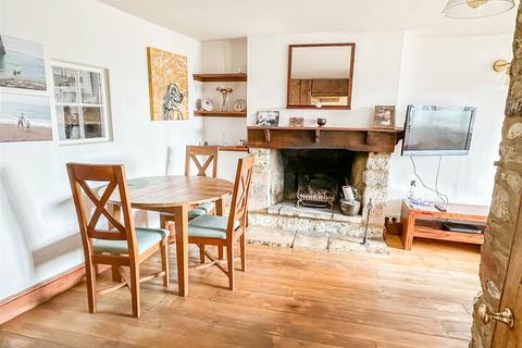 74 Abbey Row, Malmesbury, SN16 0AQ