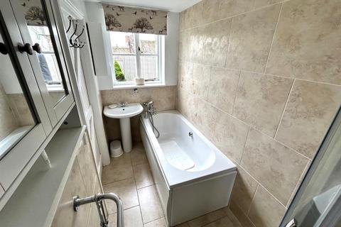 74 Abbey Row, Malmesbury, SN16 0AQ