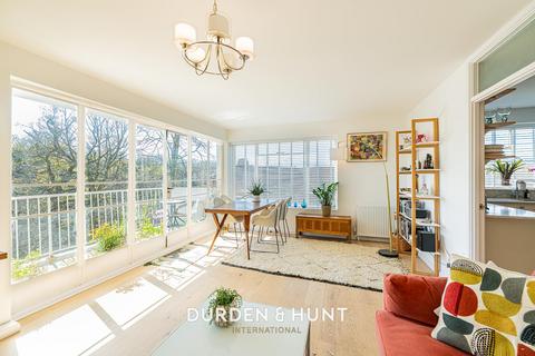 2 bedroom apartment for sale, The Hollies, Wanstead E11