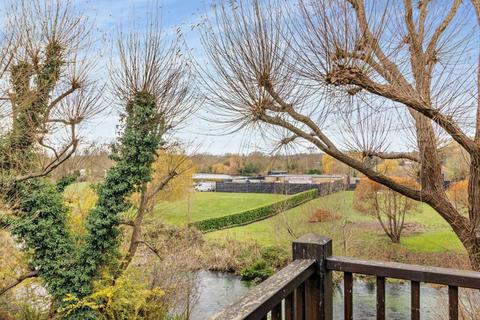 2 bedroom apartment for sale, Springwell Lane, Mill End, Rickmansworth, Hertfordshire, WD3 8UZ