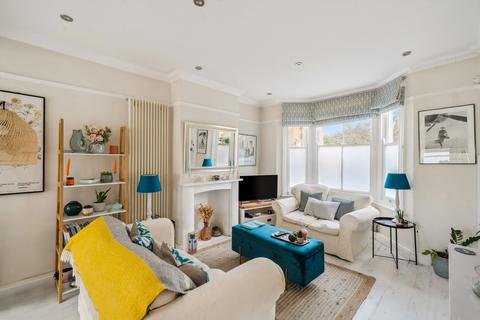 2 bedroom end of terrace house for sale, Wycliffe Road, London, SW11