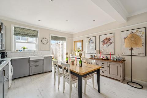 2 bedroom end of terrace house for sale, Wycliffe Road, London, SW11