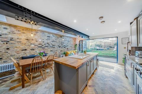 4 bedroom house to rent, Kimberley Avenue London SE15