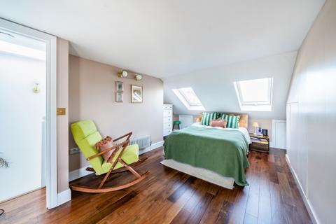 4 bedroom house to rent, Kimberley Avenue London SE15