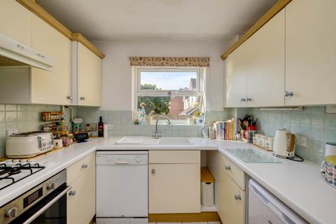 6 Blaenant, Emmer Green, Reading, RG4 8PH
