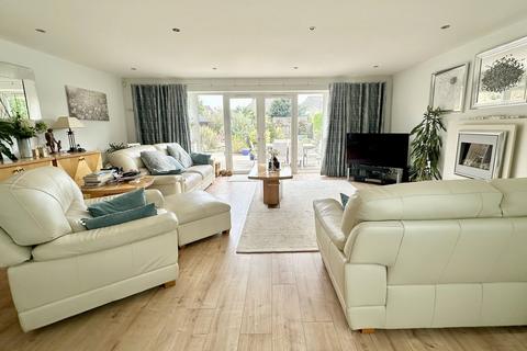73 Dulsie Road, Talbot Woods, Bournemouth, BH3 7DZ