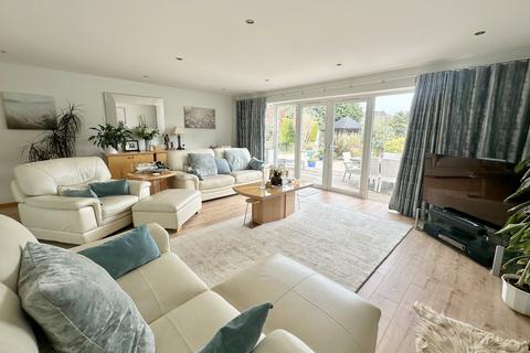 73 Dulsie Road, Talbot Woods, Bournemouth, BH3 7DZ