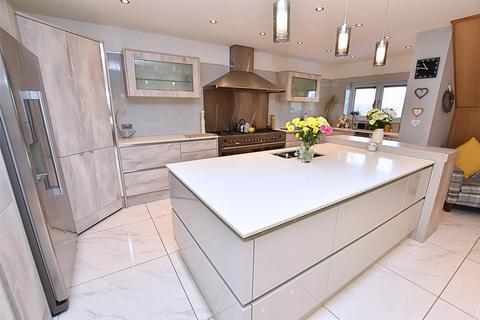 5 bedroom detached house for sale, Vivian Avenue, Grimsby DN32