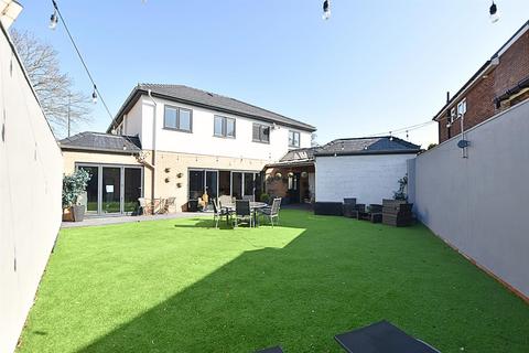 5 bedroom detached house for sale, Vivian Avenue, Grimsby DN32