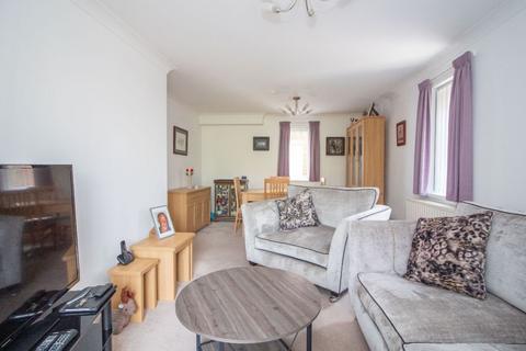 2 bedroom flat for sale, Marie Court,  London Road, Waterlooville, PO7 7SR