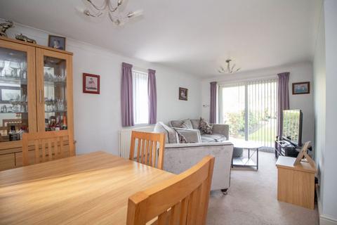 2 bedroom flat for sale, Marie Court,  London Road, Waterlooville, PO7 7SR