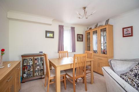 2 bedroom flat for sale, Marie Court,  London Road, Waterlooville, PO7 7SR
