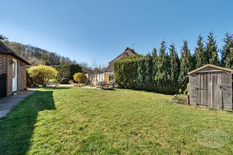 2 bedroom maisonette for sale, Birtley Road, Bramley, Guildford, Surrey, GU5