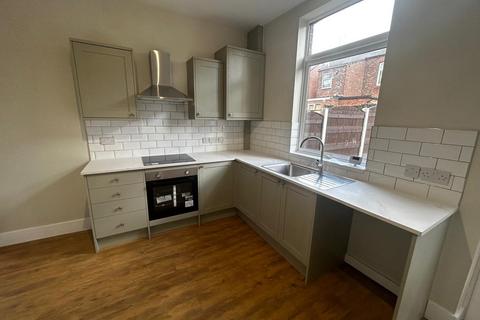 2 bedroom terraced house to rent, Ellen Street, Stockport,