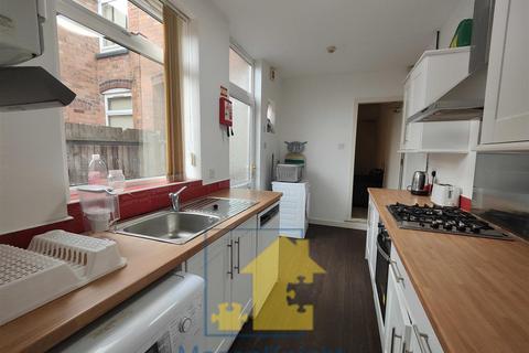 5 bedroom terraced house to rent, Manilla Road, Selly Oak, Birmingham B29