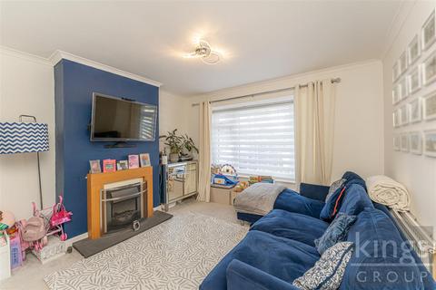 5 Bromleigh Close, Cheshunt, Waltham Cross, EN8 0RN