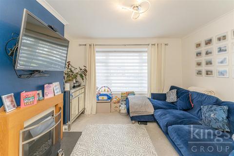 5 Bromleigh Close, Cheshunt, Waltham Cross, EN8 0RN