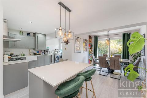 5 Bromleigh Close, Cheshunt, Waltham Cross, EN8 0RN