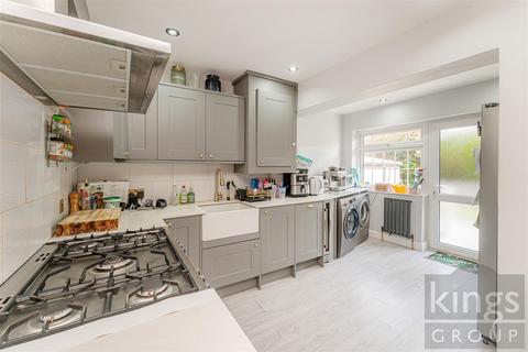 5 Bromleigh Close, Cheshunt, Waltham Cross, EN8 0RN