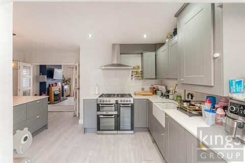 5 Bromleigh Close, Cheshunt, Waltham Cross, EN8 0RN