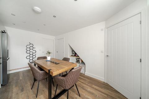 3 bedroom semi-detached house for sale, Aylesbury,  Buckinghamshire,  HP18