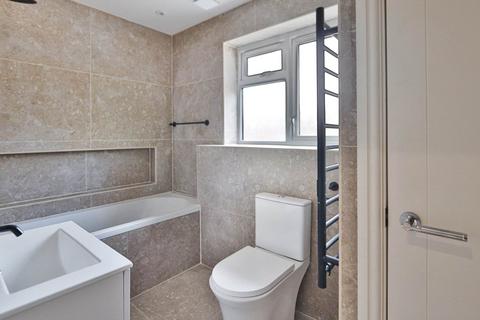 65 Springfield Place, New Malden, KT3 3LP
