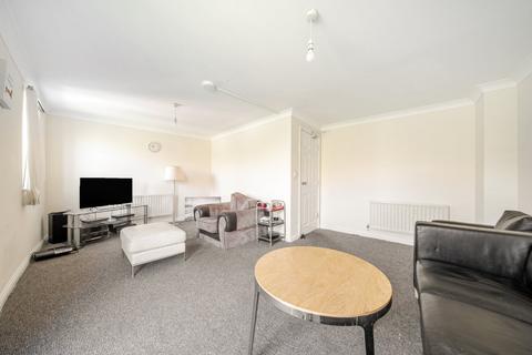 10 High Tor View, London, SE28 0LN