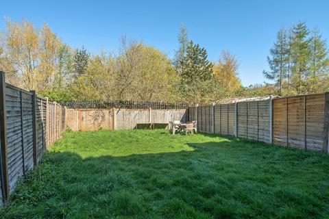 10 High Tor View, London, SE28 0LN