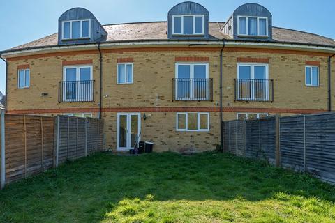 10 High Tor View, London, SE28 0LN