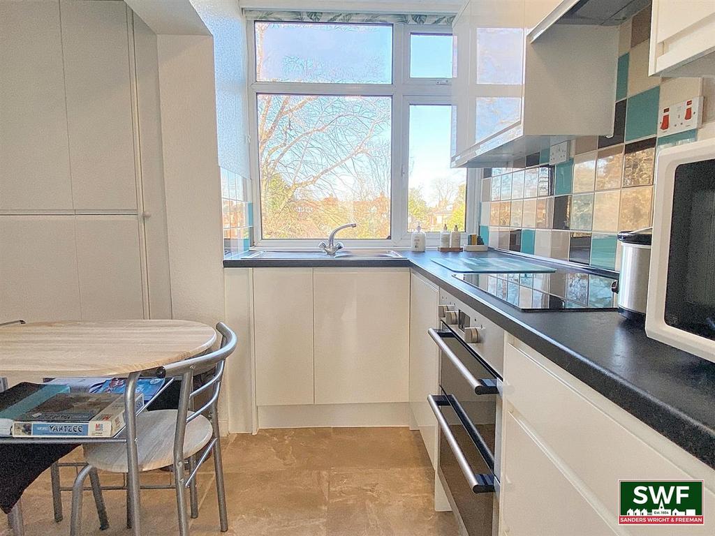 Kitchen1.jpg