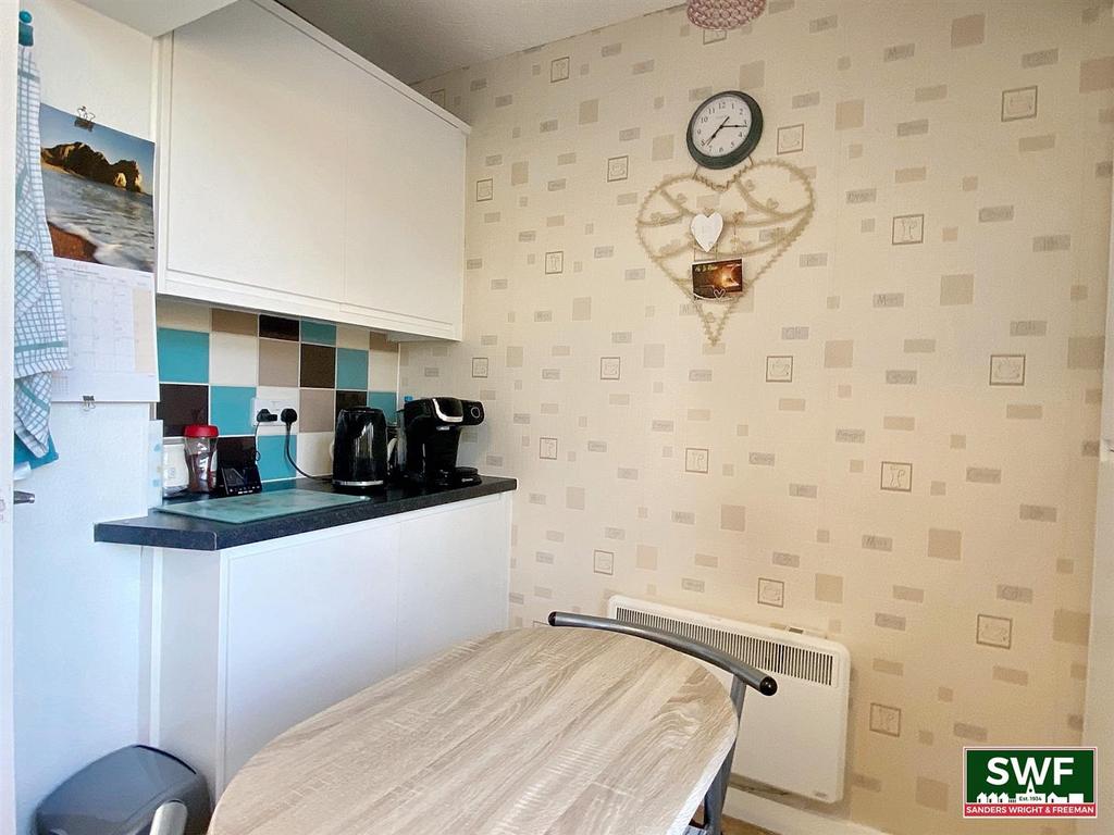 Kitchen5.jpg