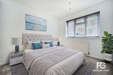 33 Bilsington Close, Chatham, ME5 7NE