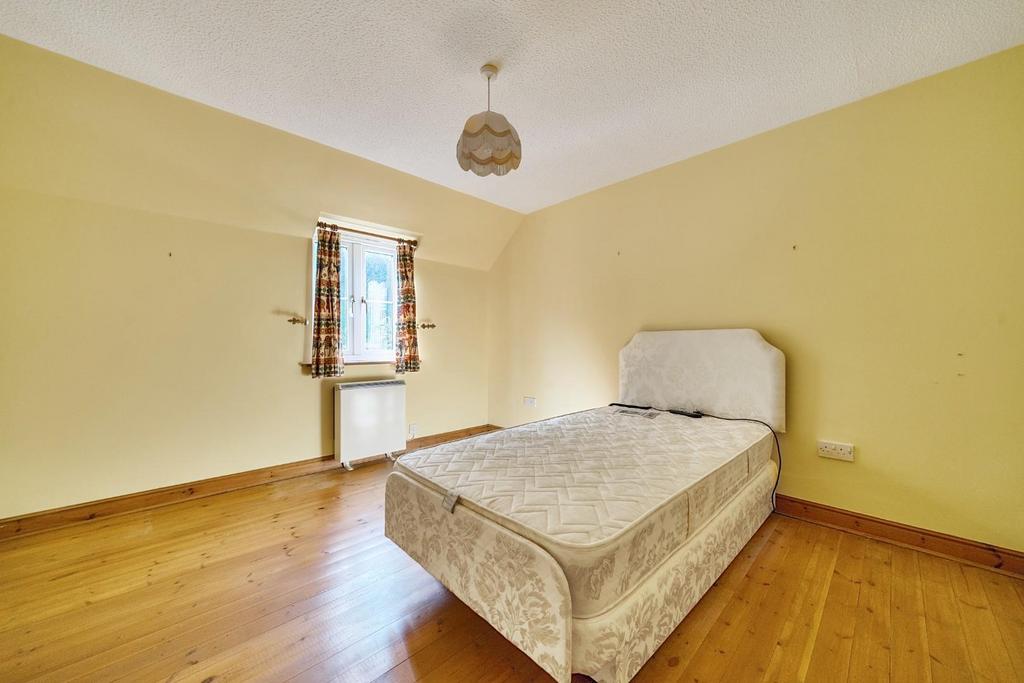 Bed 1.jpg