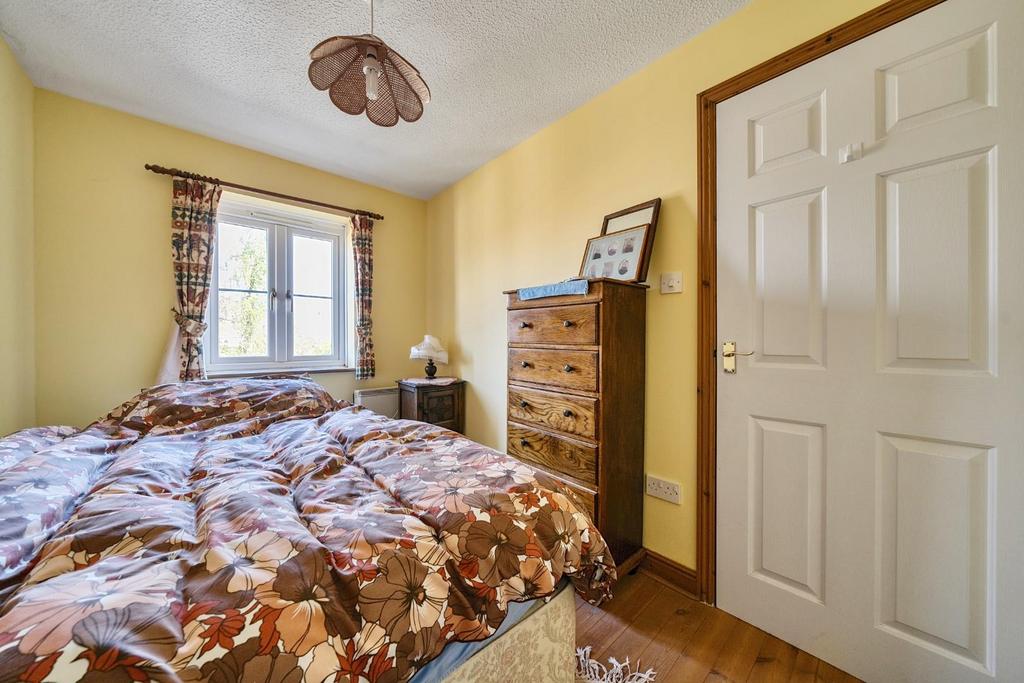 Bed 2.jpg
