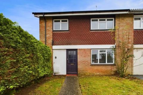 3 bedroom terraced house to rent, Bicknor Road, Maidstone
