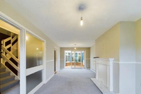 3 bedroom terraced house to rent, Bicknor Road, Maidstone