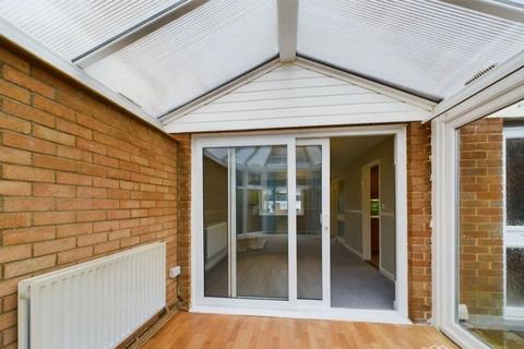 3 bedroom terraced house to rent, Bicknor Road, Maidstone