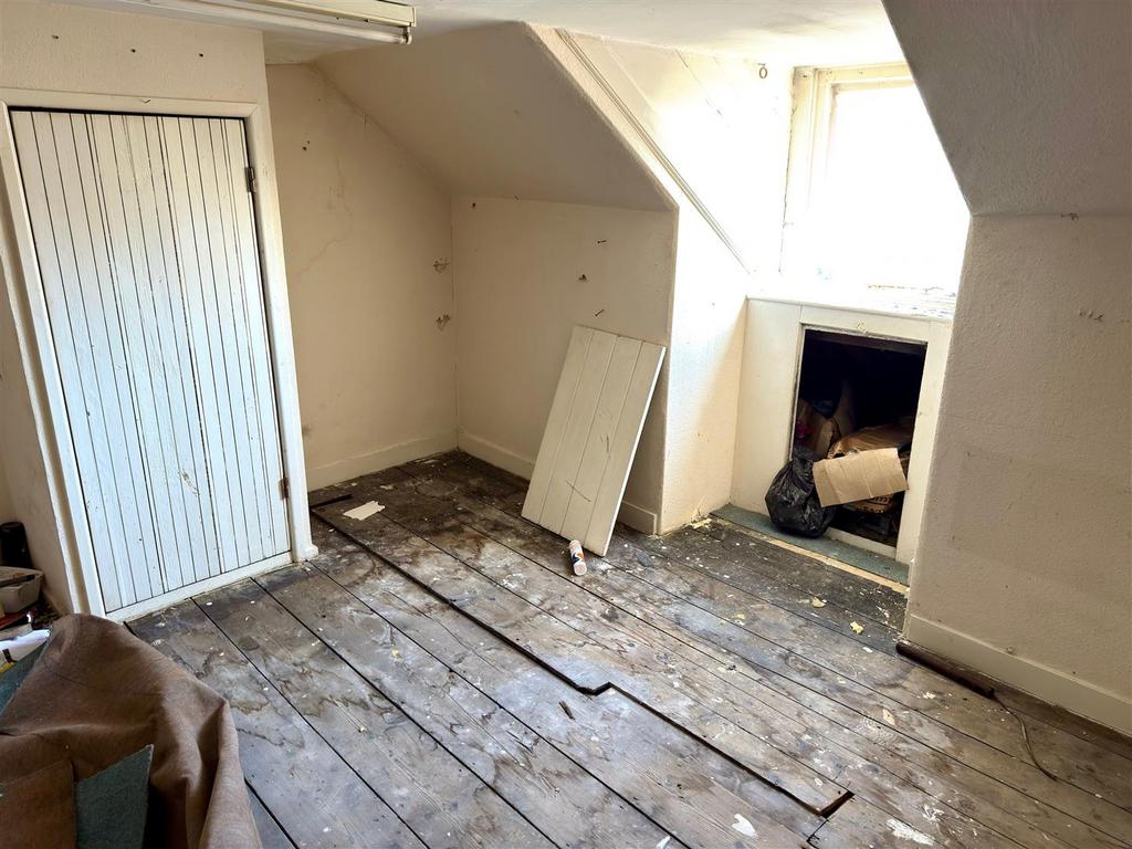 Flat Top Bedroom.jpg