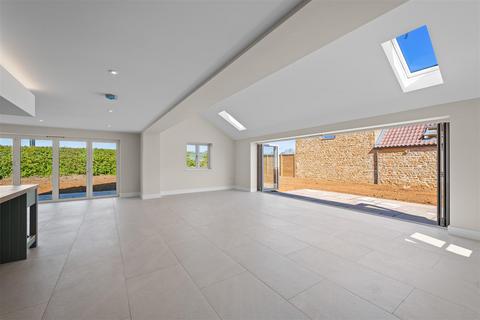 4 bedroom detached house for sale, Scalford Road, Eastwell