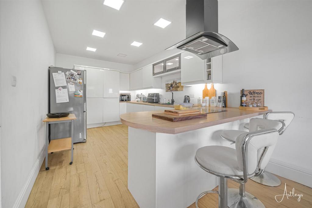 Kitchen/Breakfast Room
