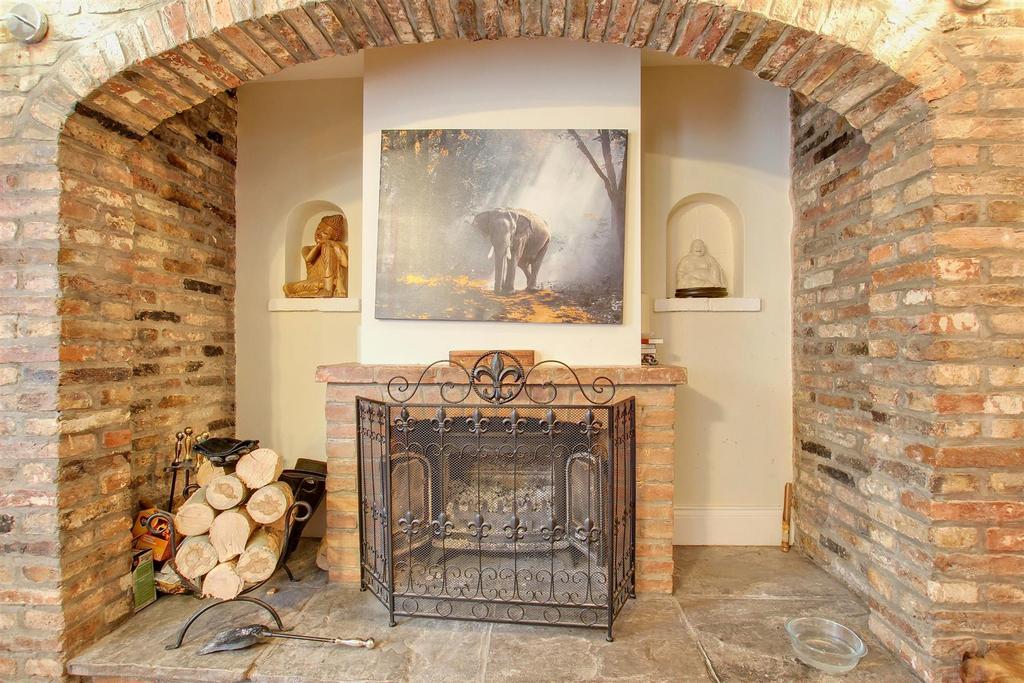 Lounge and dining room