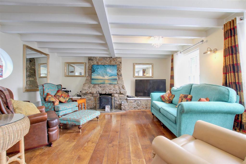 Lounge and dining room