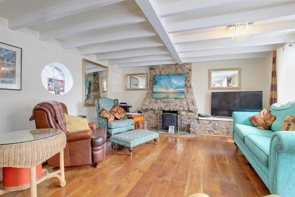 Lounge and dining room