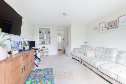 9 Bashford Way, Worth, Crawley, RH10 7YF