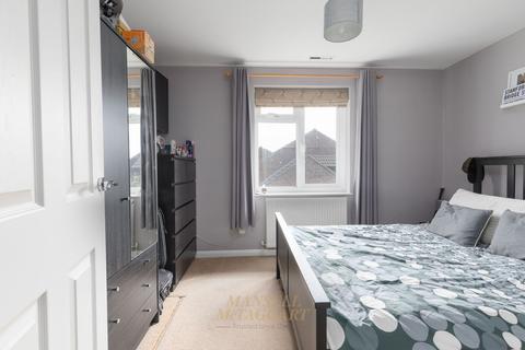 9 Bashford Way, Worth, Crawley, RH10 7YF
